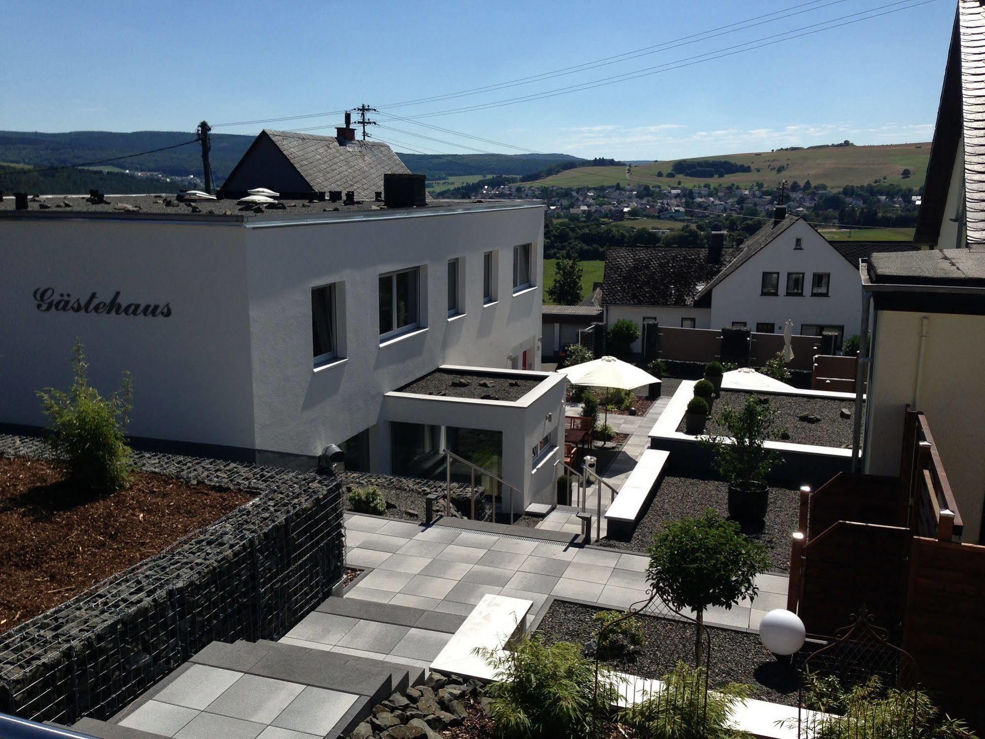Wohnraum Hotel & Gaestehaus Gusterath Экстерьер фото